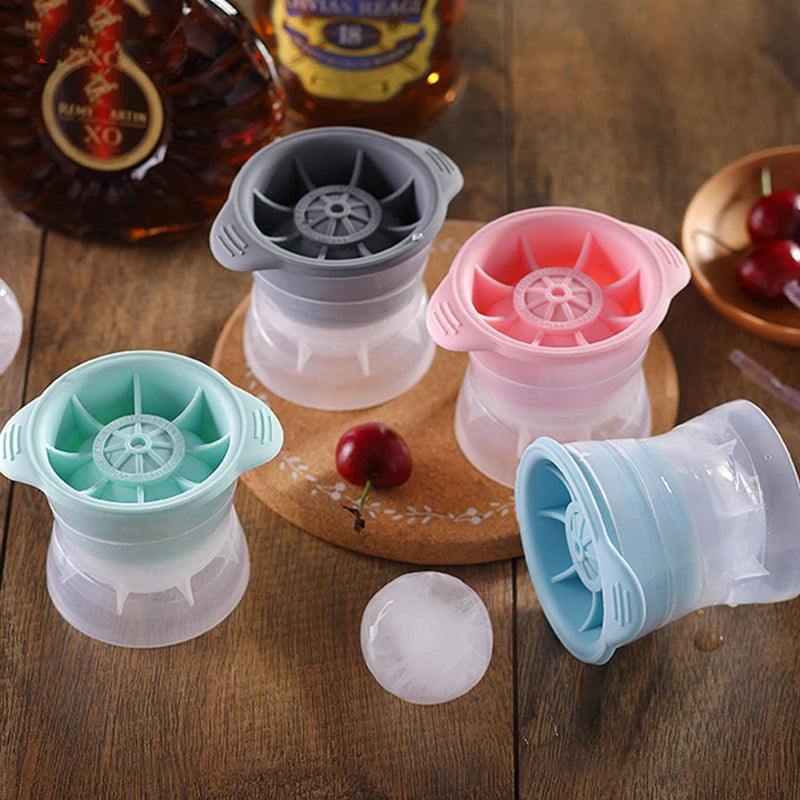 https://sportswinegadgets.com/cdn/shop/files/silicone-sphere-ice-mold-sports-wine-and-gadgets-2.webp?v=1700157485